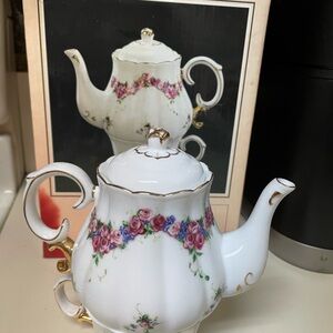 Elegant Floral Teapot with Gold Accents